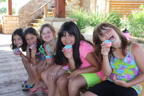 Girls_and_Cupcakes