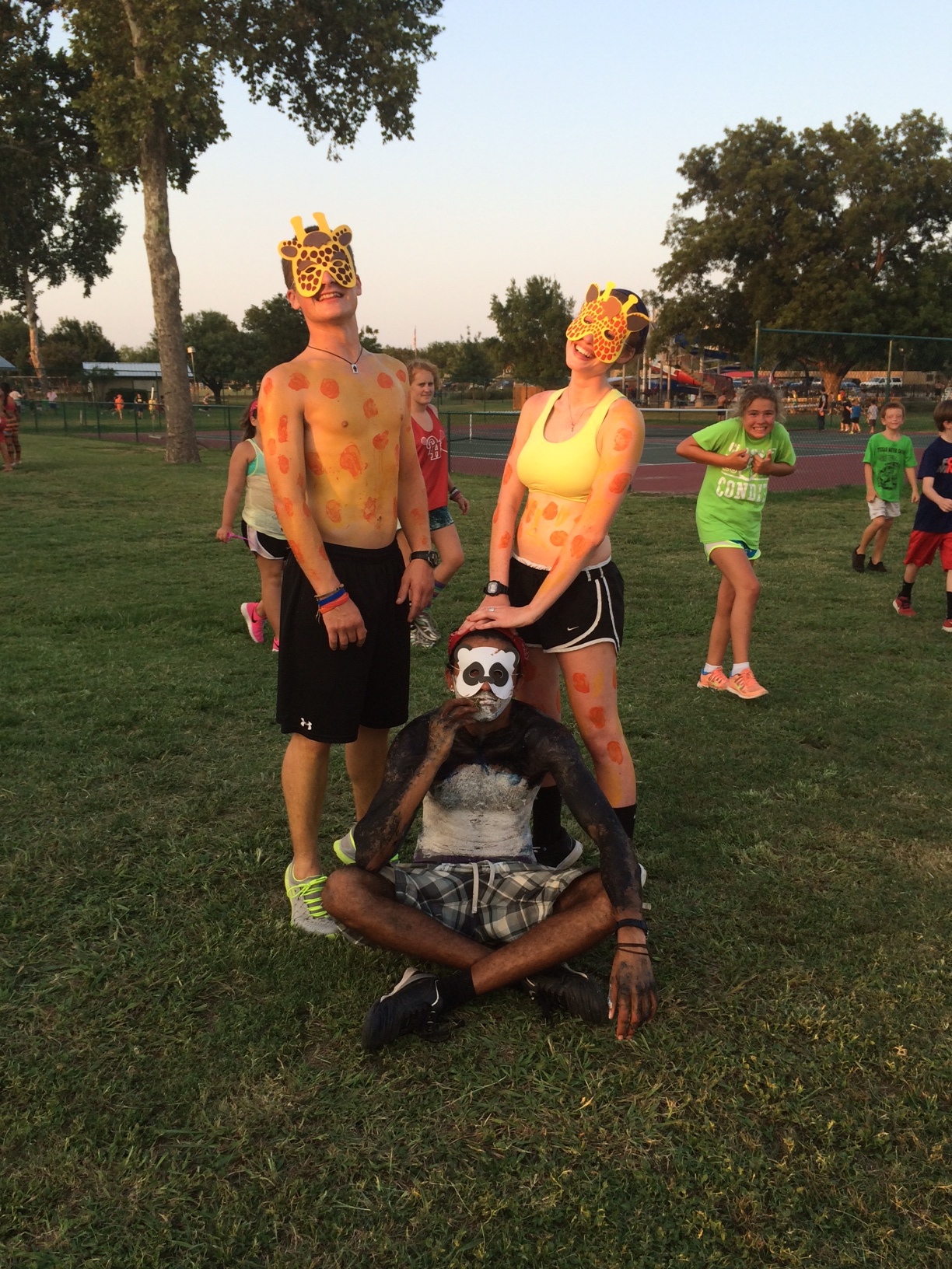 Giraffes_and_panda