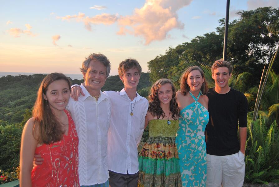 Nicaragua_Family_Pic