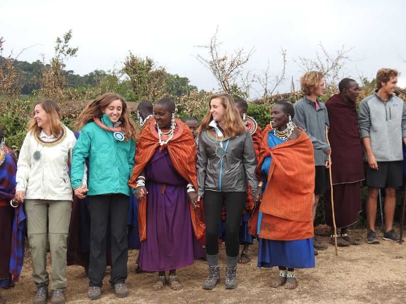Baskin_gals_with_Maasai_woman.jpg