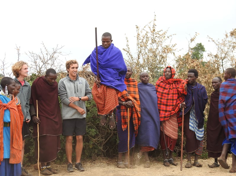 Maasai_jumping.jpg