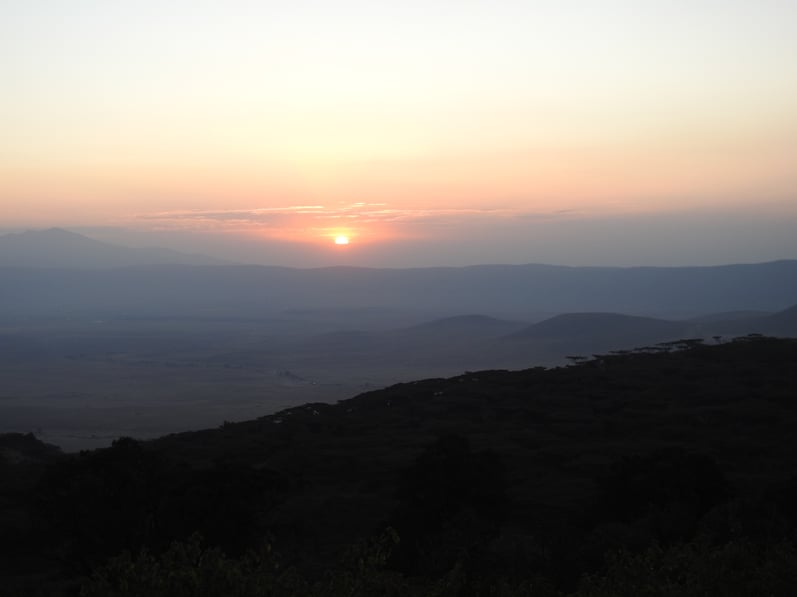 Sunset_at_crater_1.jpg